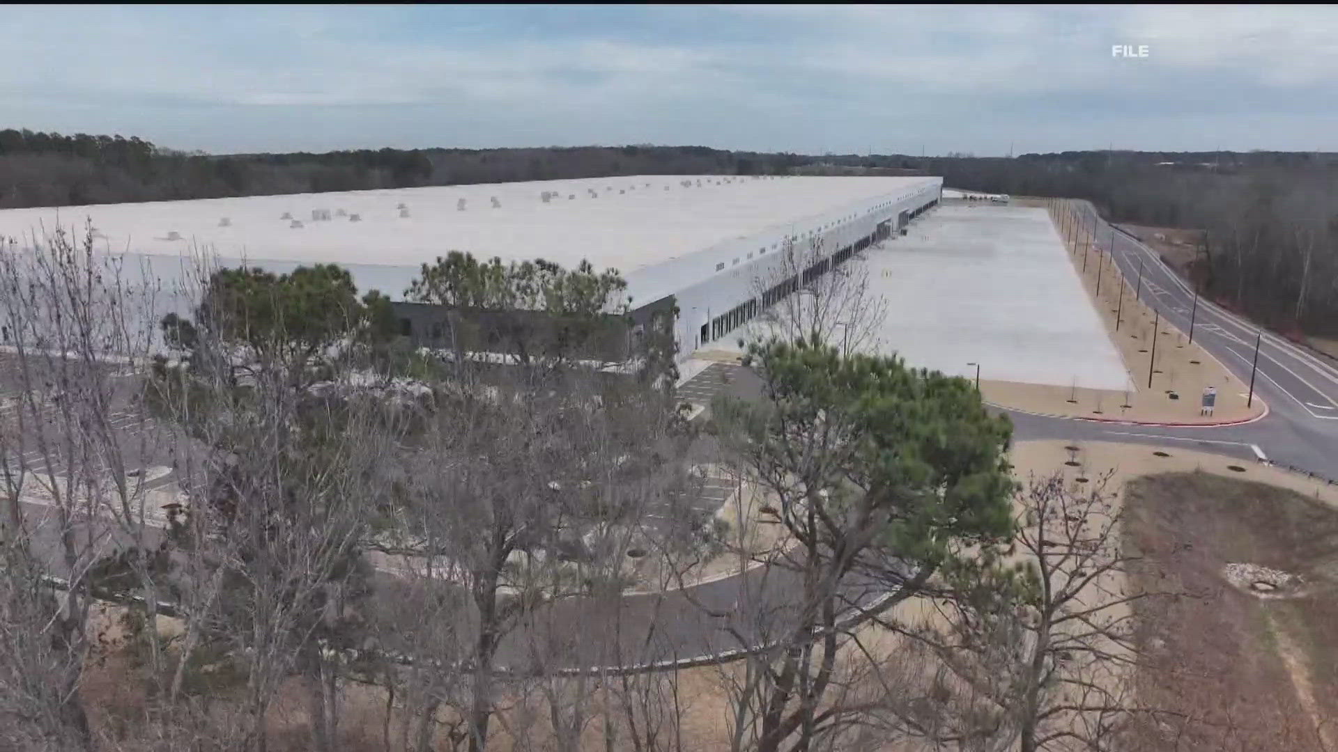 Sen. Warnock to visit Social Circle as city braces for new ICE facility ...