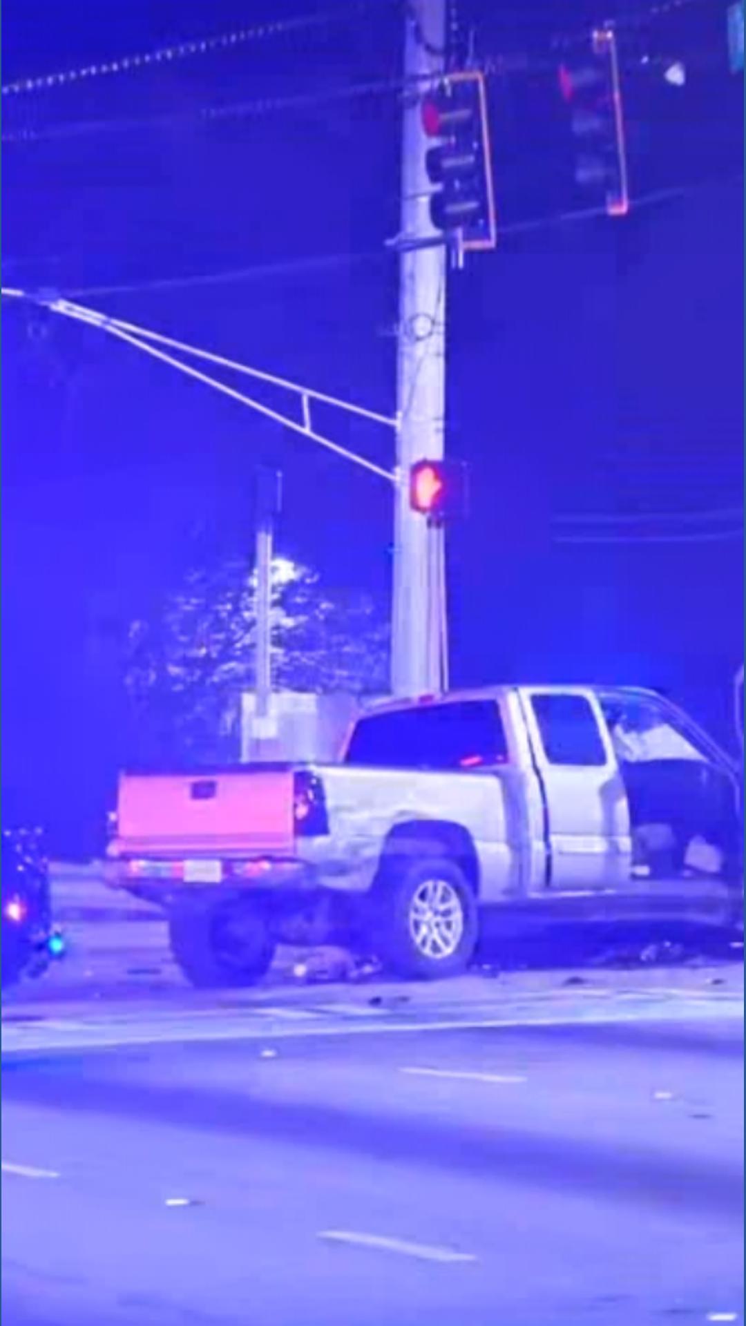 19-year-old dies after shooting leads to crash on busy road in Clayton ...