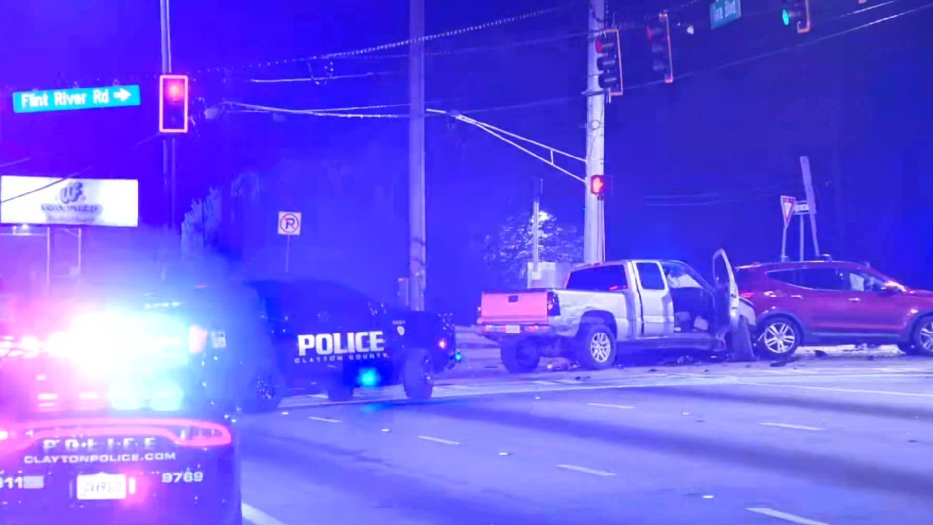 19-year-old dies after shooting leads to crash on busy road in Clayton ...