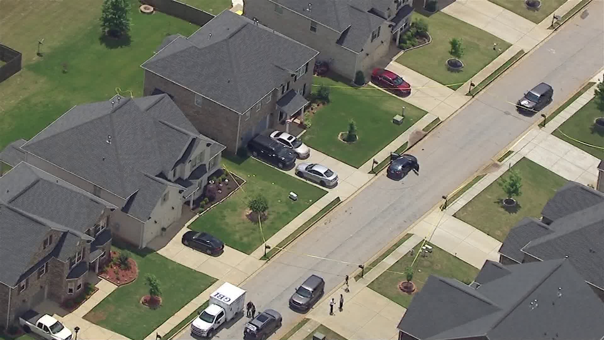 Deadly shooting on Castle Rock in Fairburn GBI, Police on scene