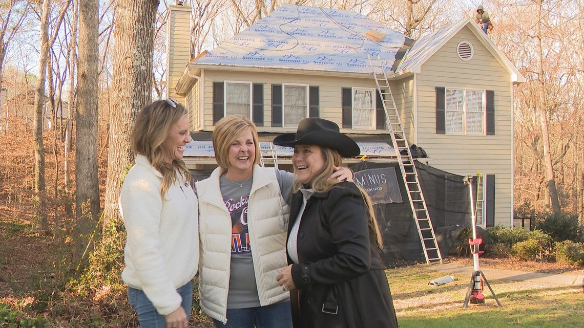 Woodstock family given new roof ahead of holidays - Vimarsana News