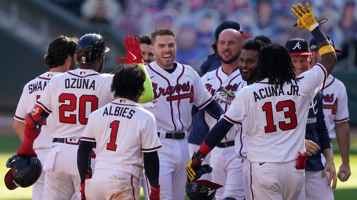 Ozuna, Braves beat Miami, clinch 3rd straight NL East title