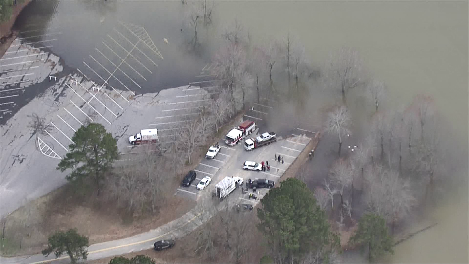 Flooding in north Georgia leaves truck submerged | 11alive.com