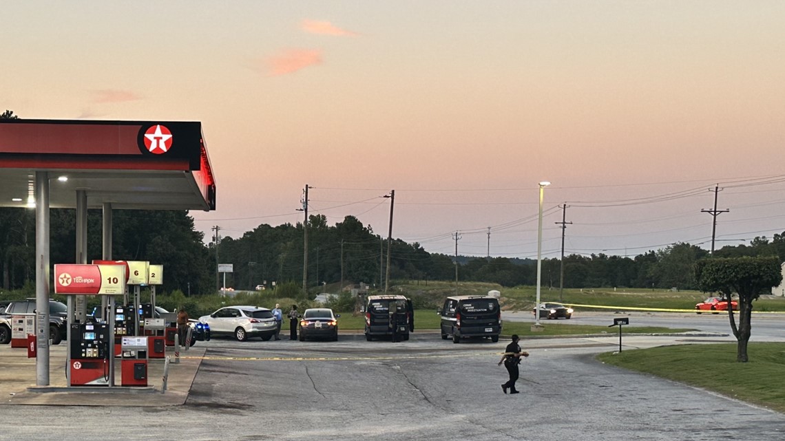 DeKalb Police scene Lithonia Texaco Developing