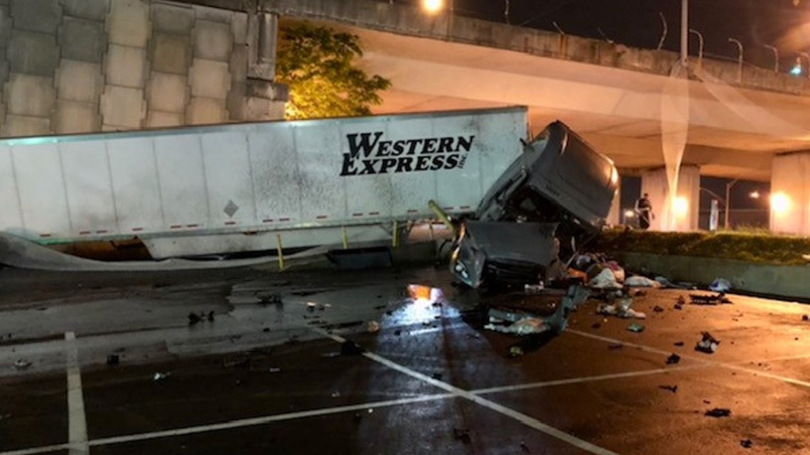 Tractor trailer falls from bridge in southwest Atlanta