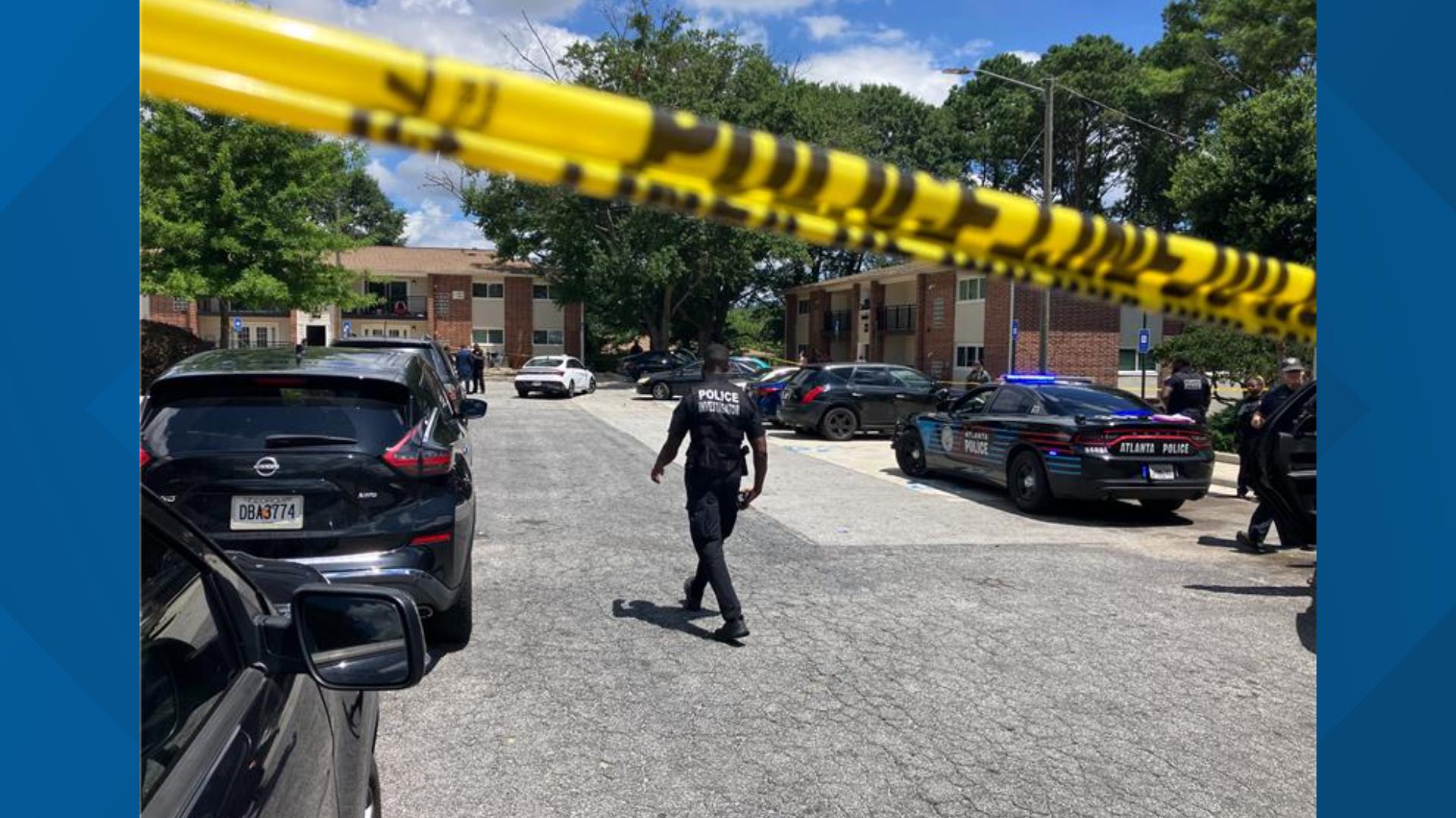 3 shot in Atlanta dispute at apartment complex | 11alive.com