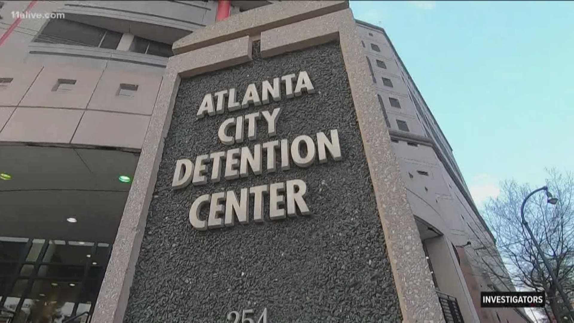 The city of Atlanta is trusting potential shoplifters, pot users and illegal drivers to return to court, requiring nothing but their signature to get out of jail.