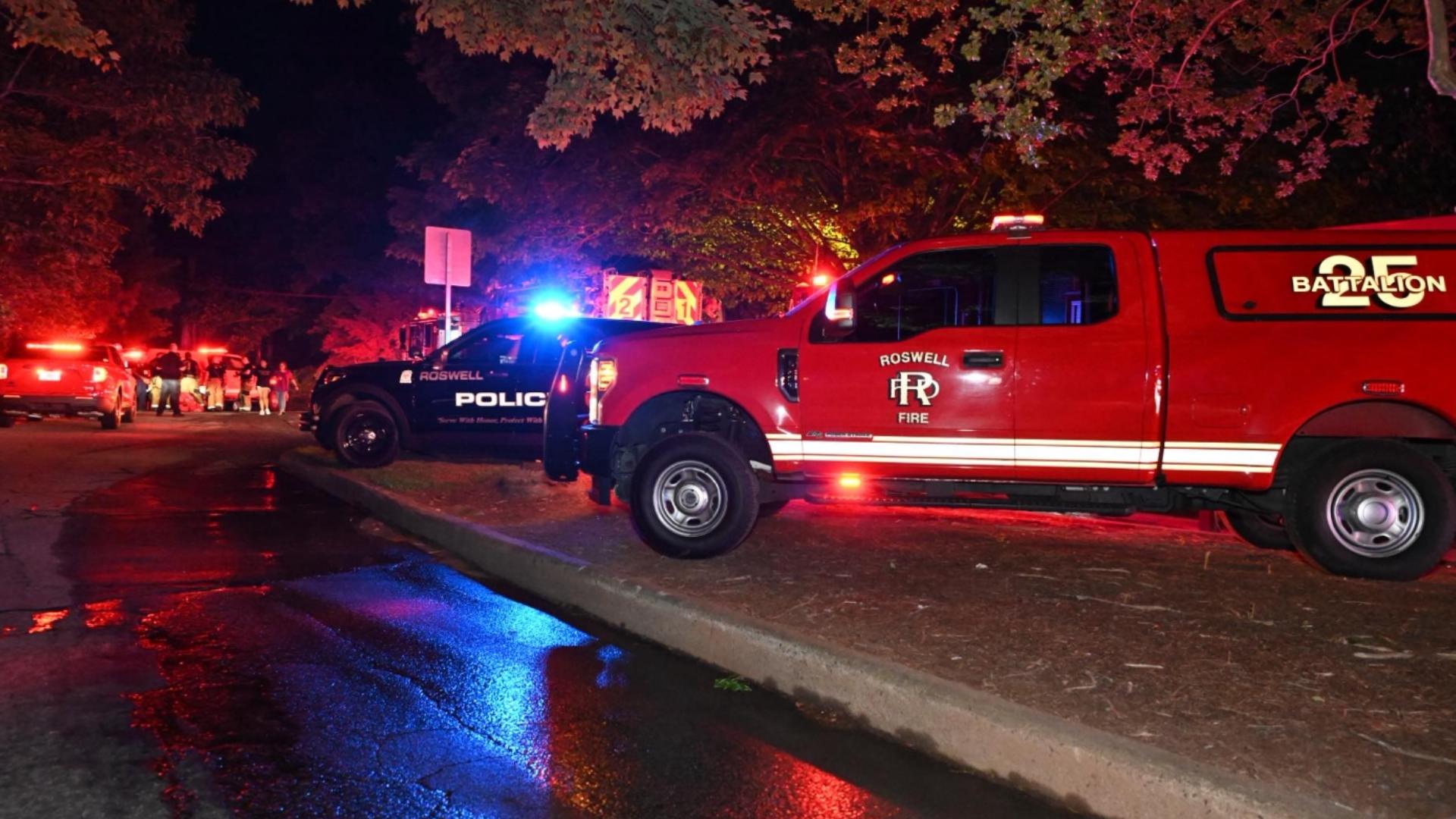 Roswell apartment fire Aspen Pointe two people rescued | 11alive.com