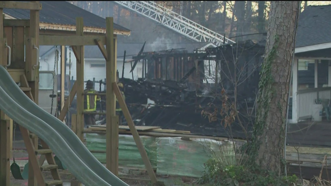 Fire at mobile home fire in Gwinnett County | 11alive.com