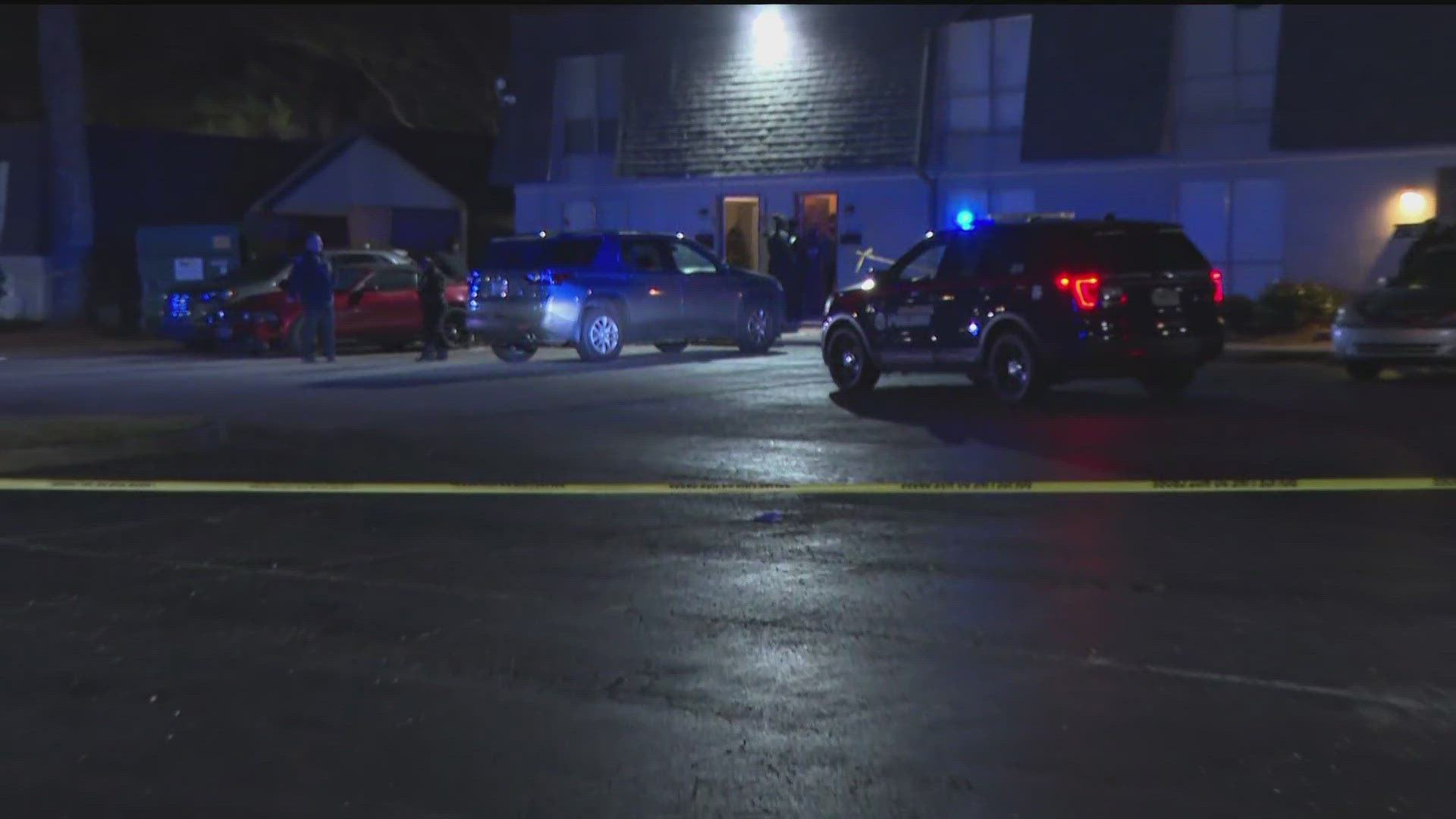 9-year-old, woman shot in leg at Atlanta apartment complex, police say ...