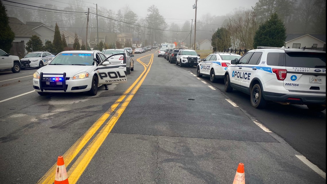 Gwinnett SWAT in Sugar Hill on Sycamore Summitt Tuesday - Vimarsana News