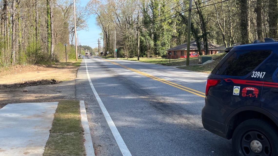 Medical emergency triggers multi-car crash in Lithonia, police say