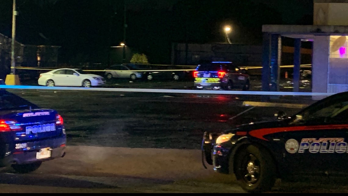1 dead after shooting at shopping plaza | 11alive.com