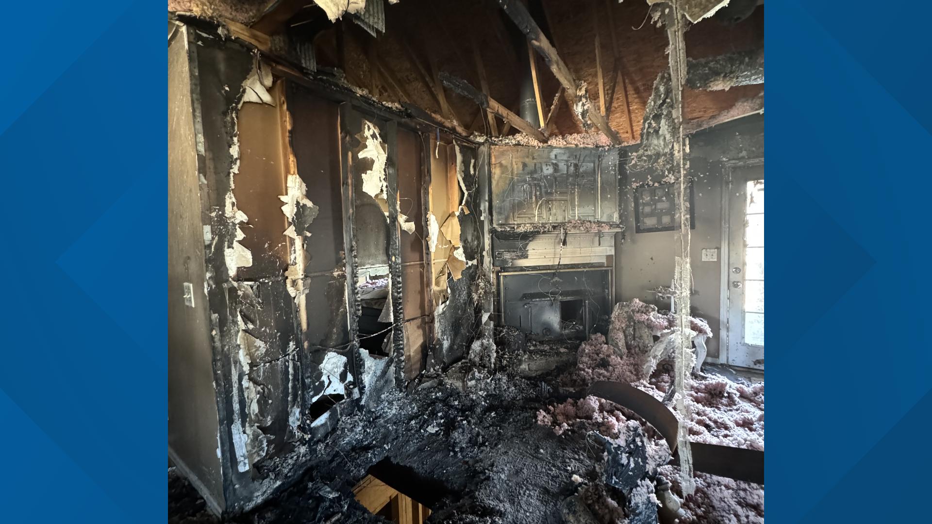 Single mother raising 5 loses everything in fire days before Christmas ...