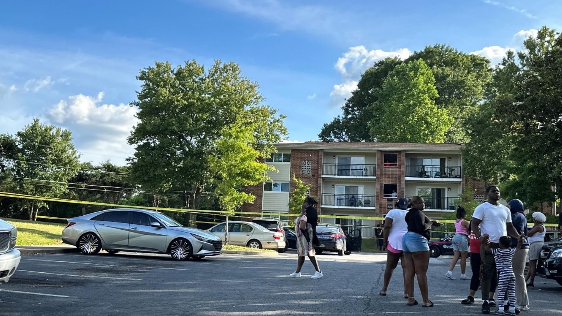 1-month-old Baby Shot At Northwest Atlanta Apartments After Gunfire ...