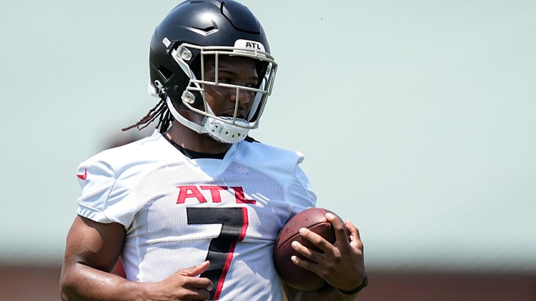 WATCH | Bijan Robinson, other Falcons draft picks in action at rookie minicamp