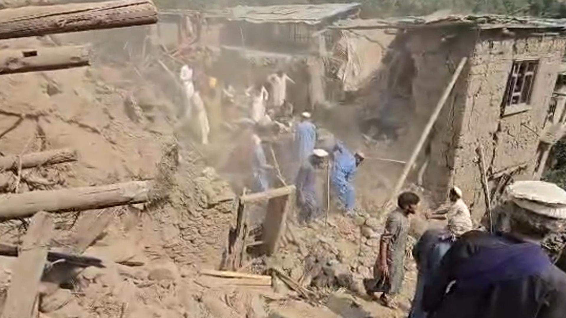 Devistation Examples Devastation in Afghanistan after earthquake | Raw video | 11alive.com