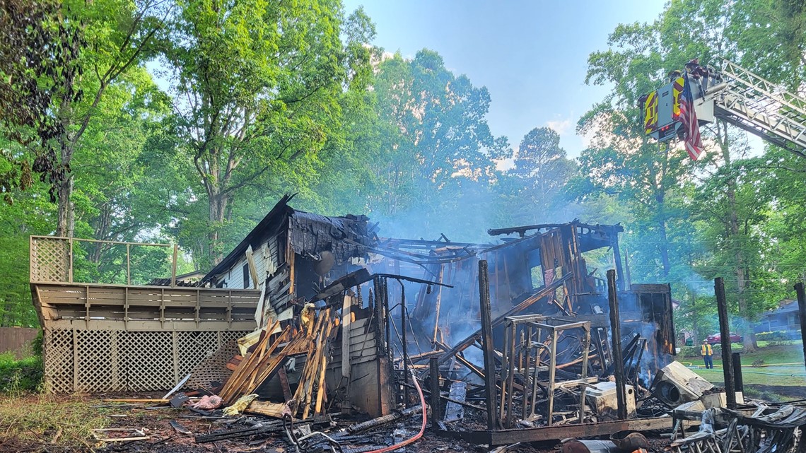 Firefighters respond to fully engulfed home in Lawrenceville | 11alive.com