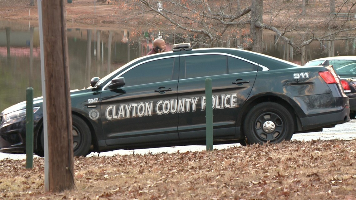 Man's body discovered inside submerged car in Clayton County