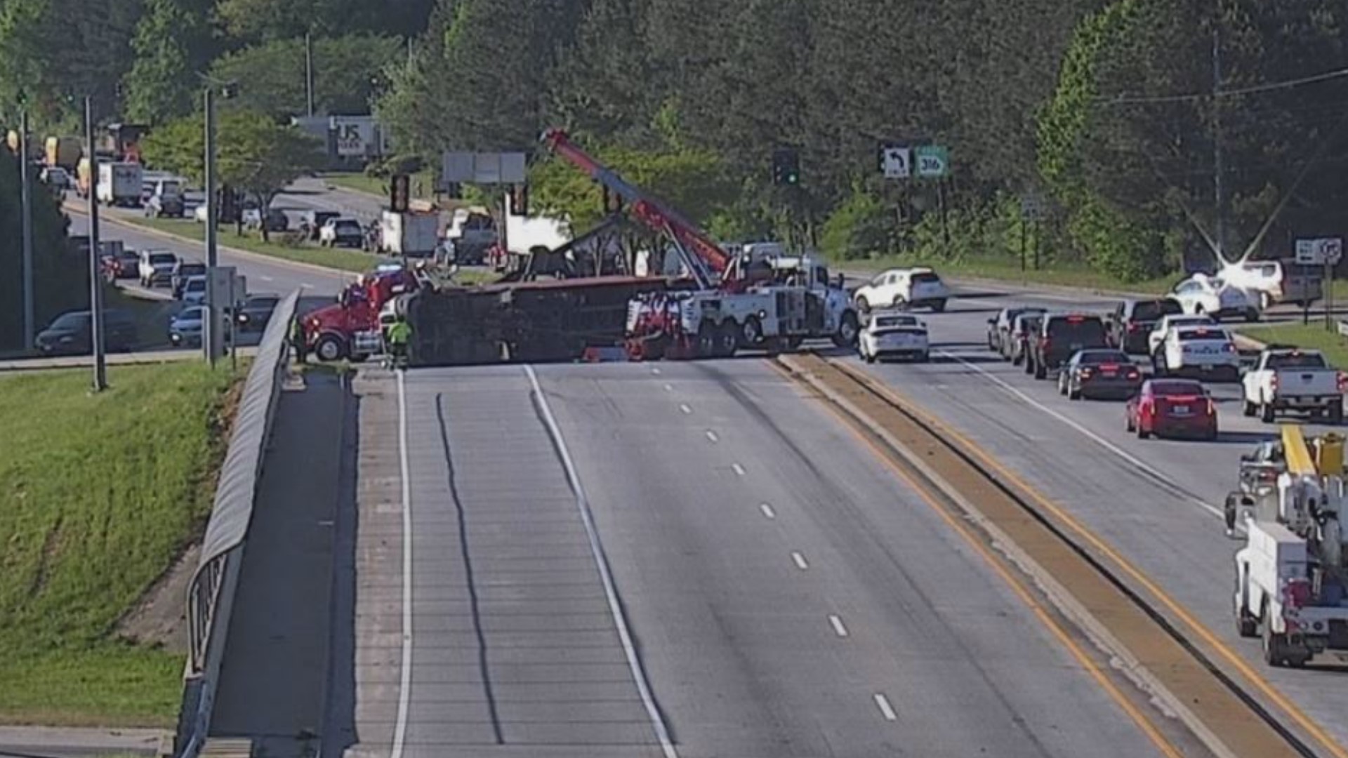 Crash on Sugarloaf Parkway near 316 | Overturned truck | 11alive.com