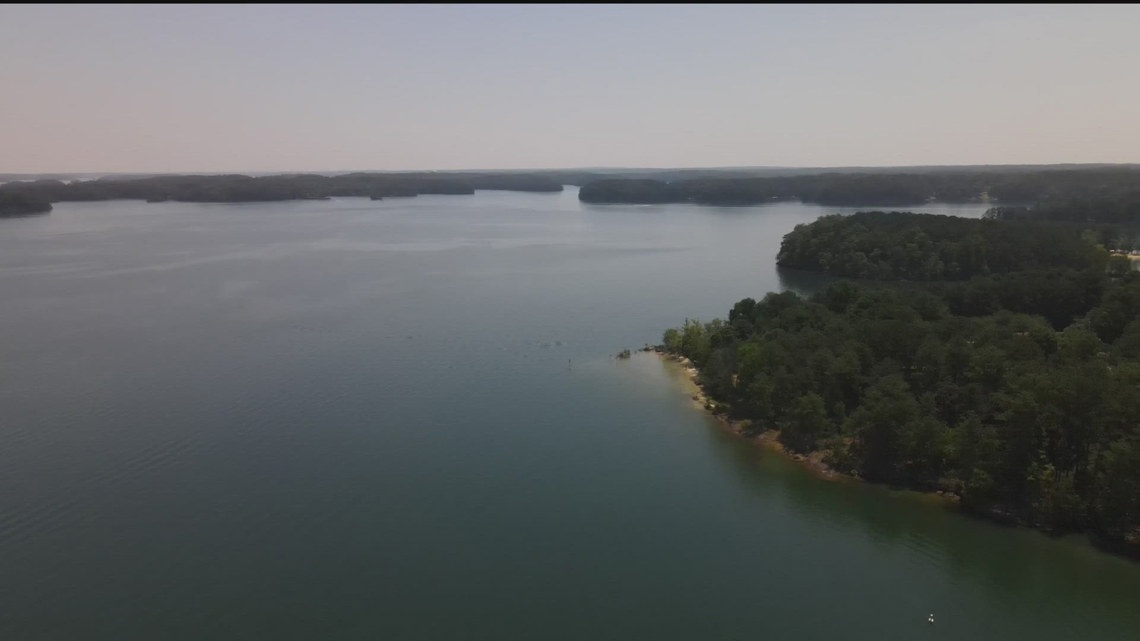 Lake Lanier earthquakes |  Scientists place sensors underground