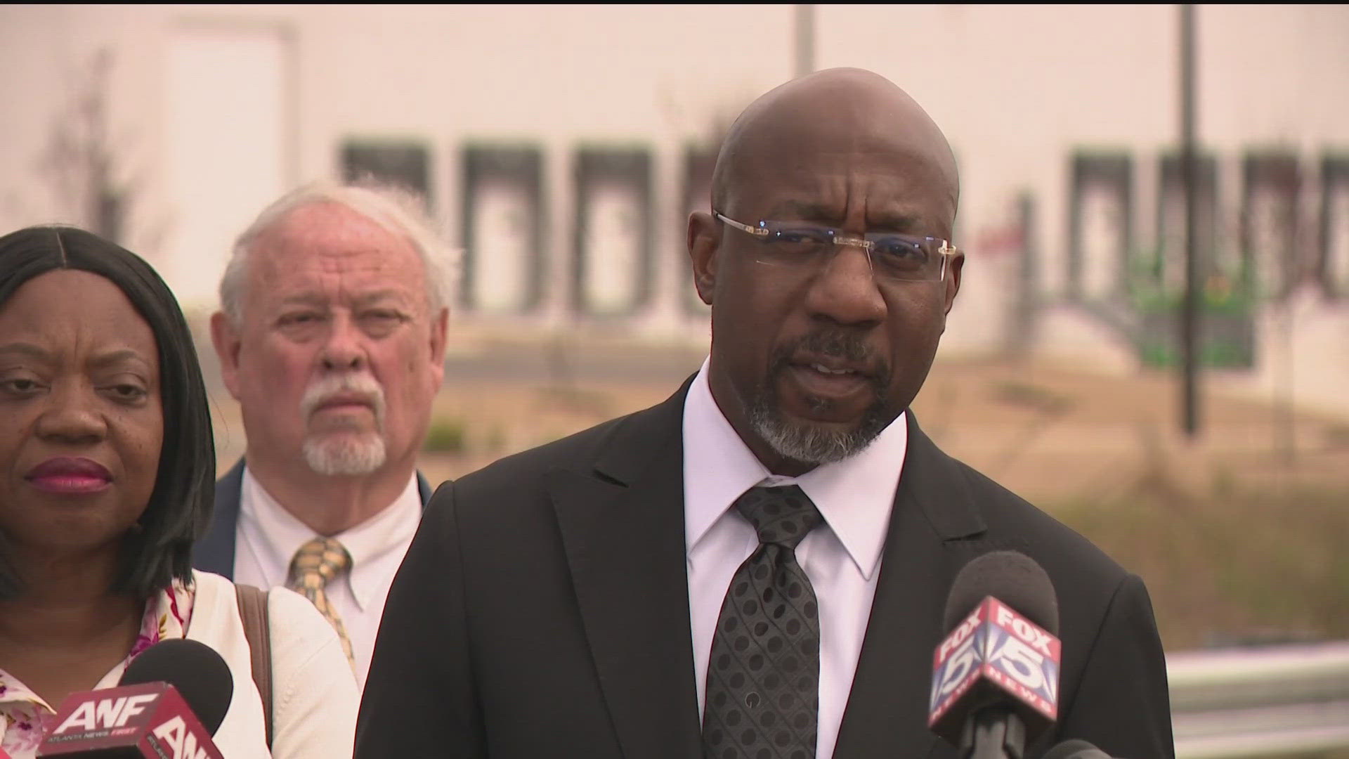 Warnock visits Social Circle to see how a ICE detention facility could ...