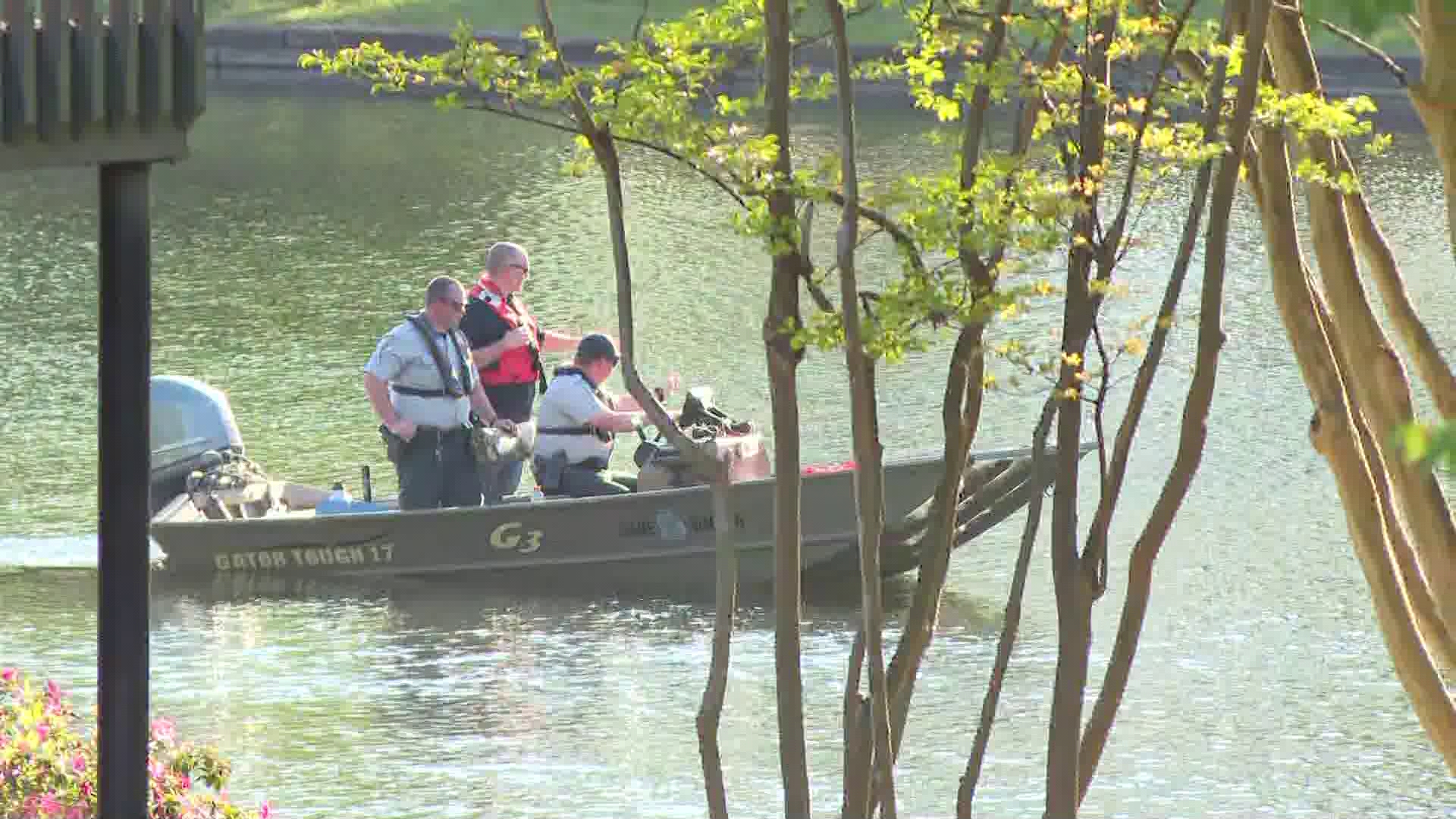 Man runs into Salem Lake in Rockdale County after traffic stop ...