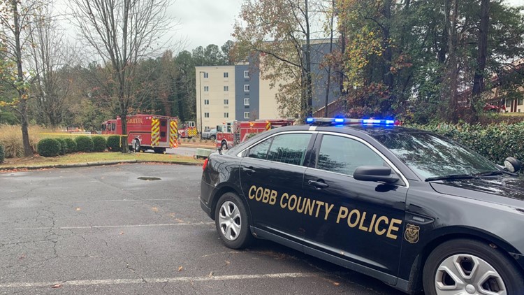 2 construction workers hurt in 'explosion flash' at Cobb hotel under construction