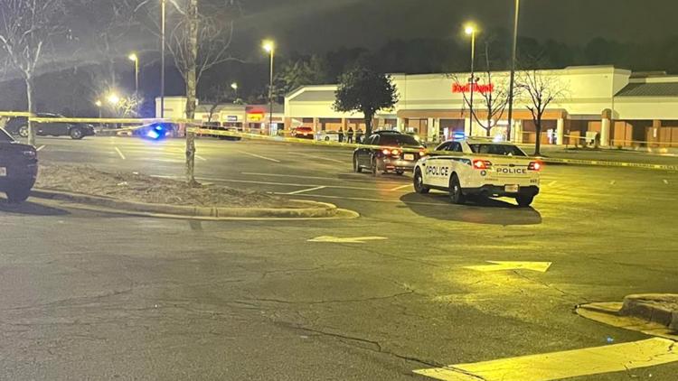 Man shot by Gwinnett police in front of Food Depot