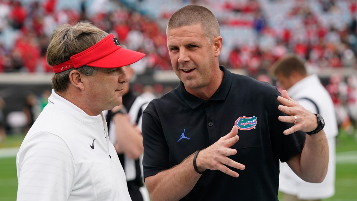 Antisemitic message referencing Kanye West displayed outside Florida v.  Georgia football game - ABC News