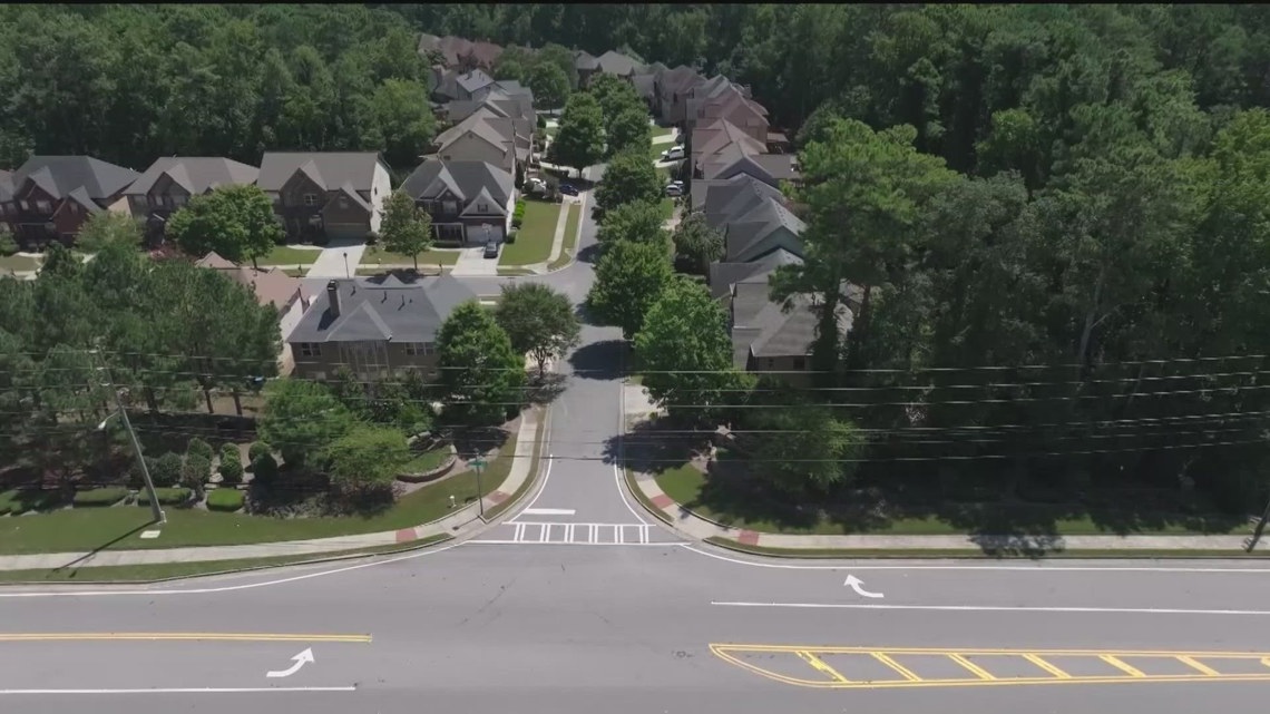 Property manager indicted on 8 felony charges after clients report nearly $600K missing