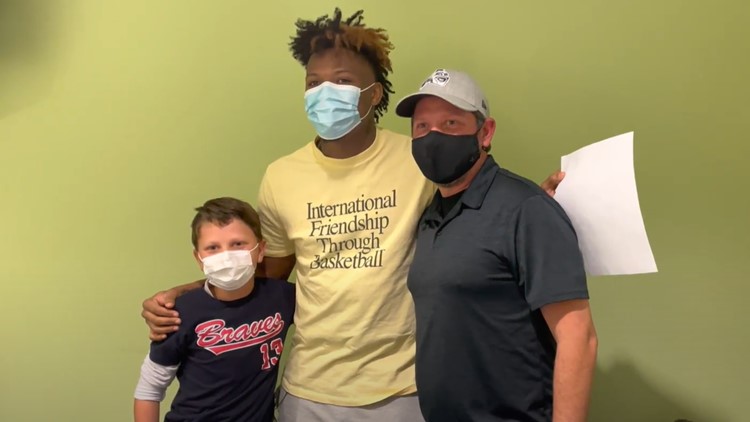 Braves' Ronald Acuna Jr. Meets Young Fans At ATL Hospital, Donates 113k  Face Masks