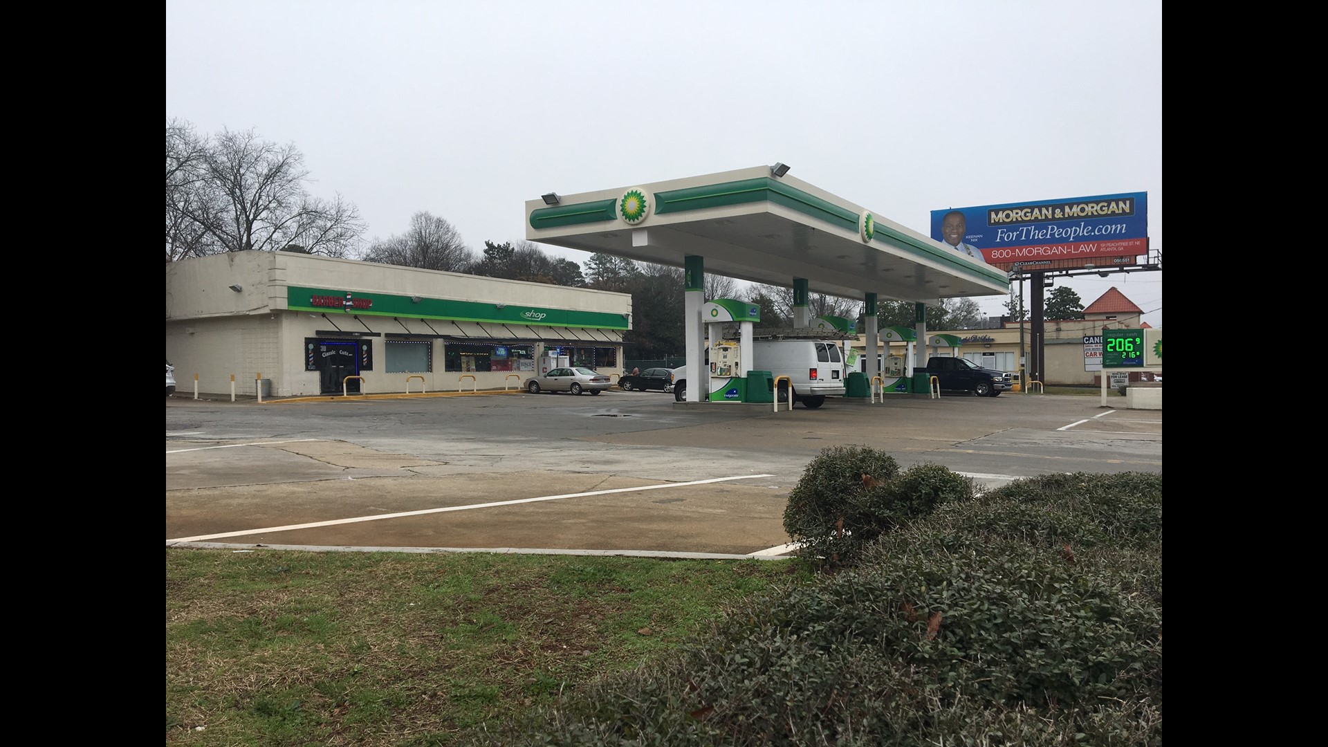 Reports Cars break down after filling tank with bad gas at Decatur