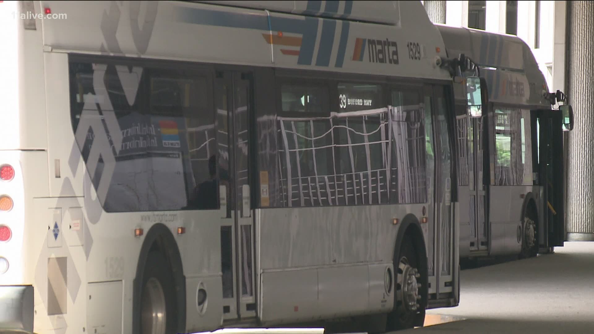 marta bus routes alpharetta to airport