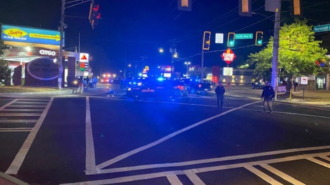 Pedestrian struck, killed Moreland Avenue