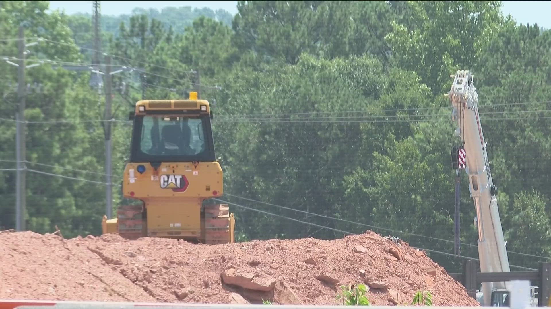 Georgia Department Transportation crews are beginning a multi-day project at Kimball Bridge Road, specifically, the part that passes over GA-400 in Alpharetta.