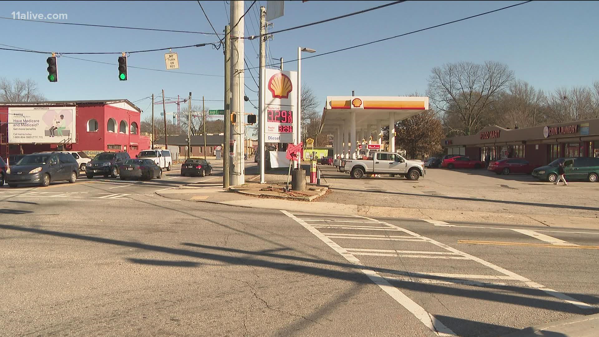 Man shot while pumping gas on Donald Lee Hollowell Pkwy 