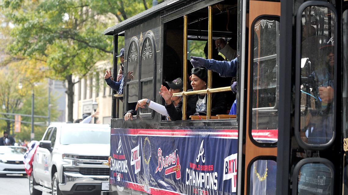 Thanks to the Braves victory parade, Atlanta has a new bus meme