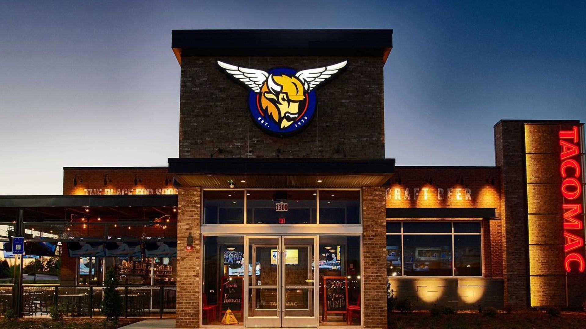 It appears the Midtown Metropolis Taco Mac has closed its doors.
