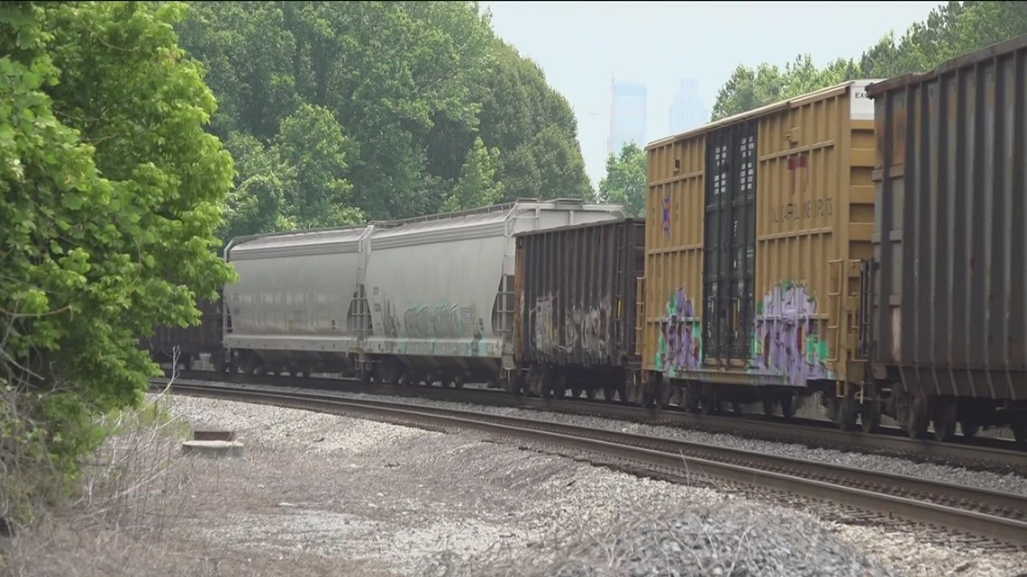 Atlanta resolution over stalled trains passes in committee | 11alive.com