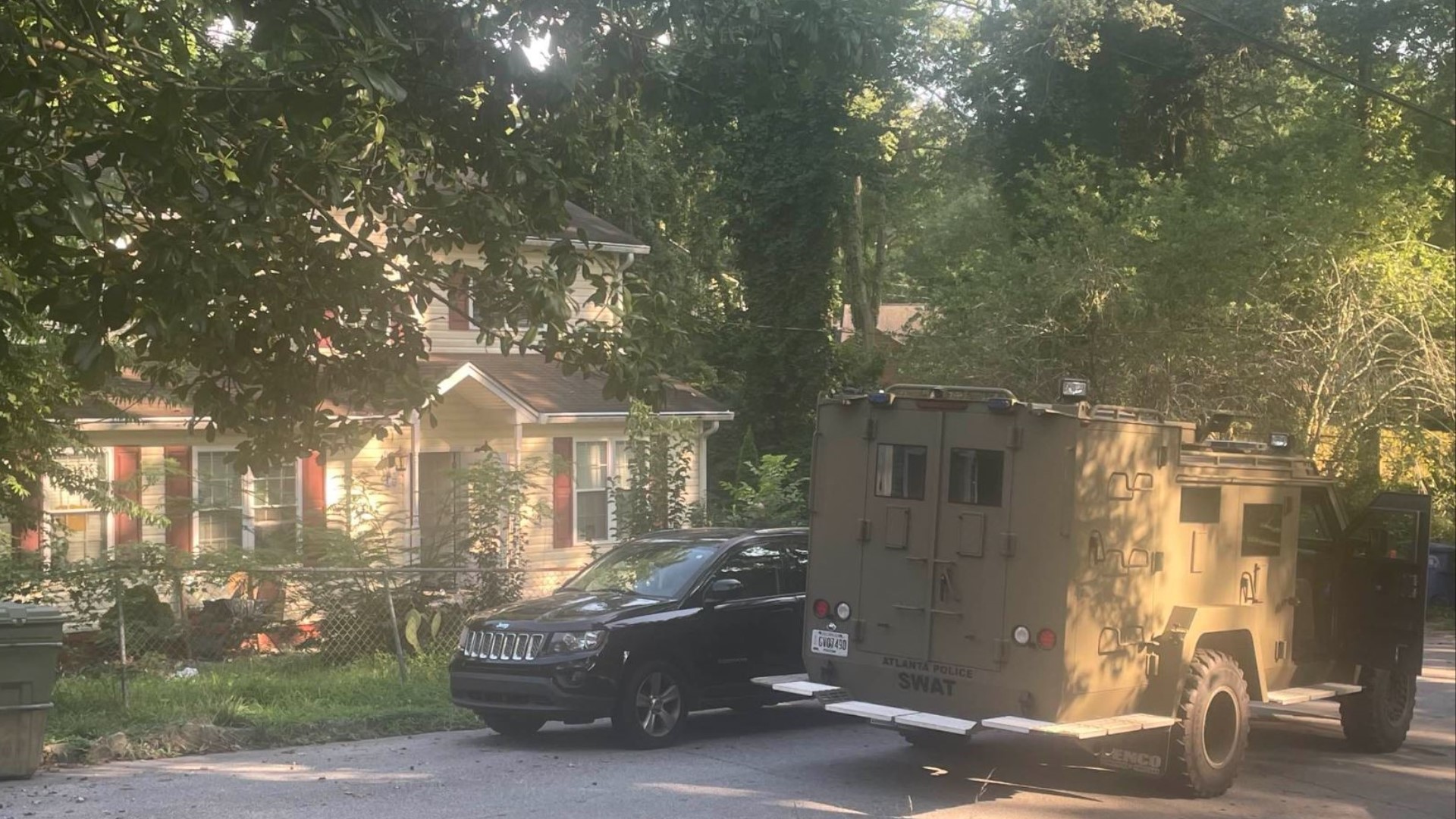 SWAT standoff ends, suspect arrested at southwest Atlanta home ...