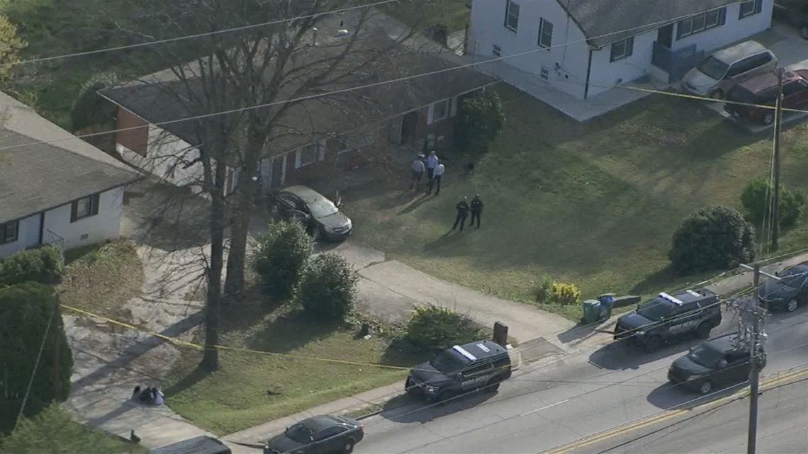 Glenwood Road shooting in DeKalb County; teen hurt | 11alive.com