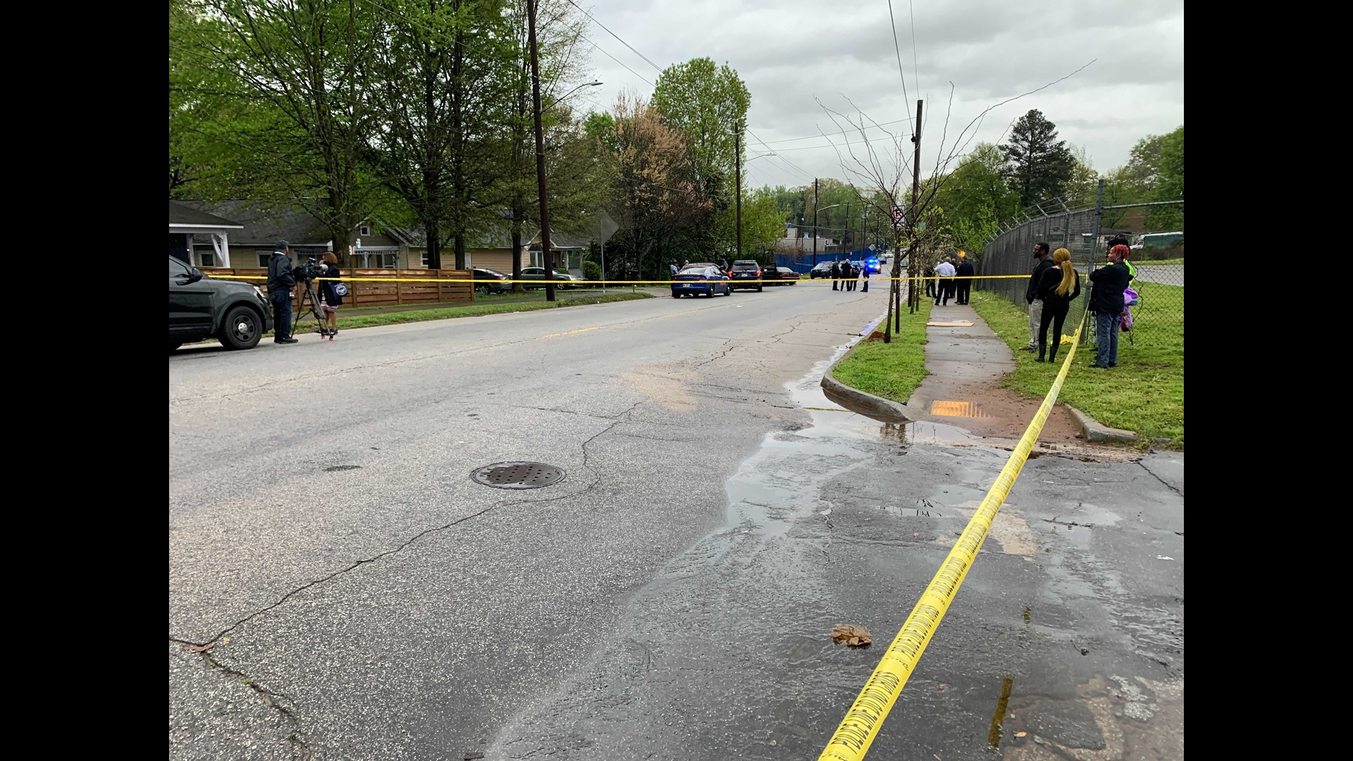 Lakewood Avenue crash: Stolen SUV crashes into car, child dead ...