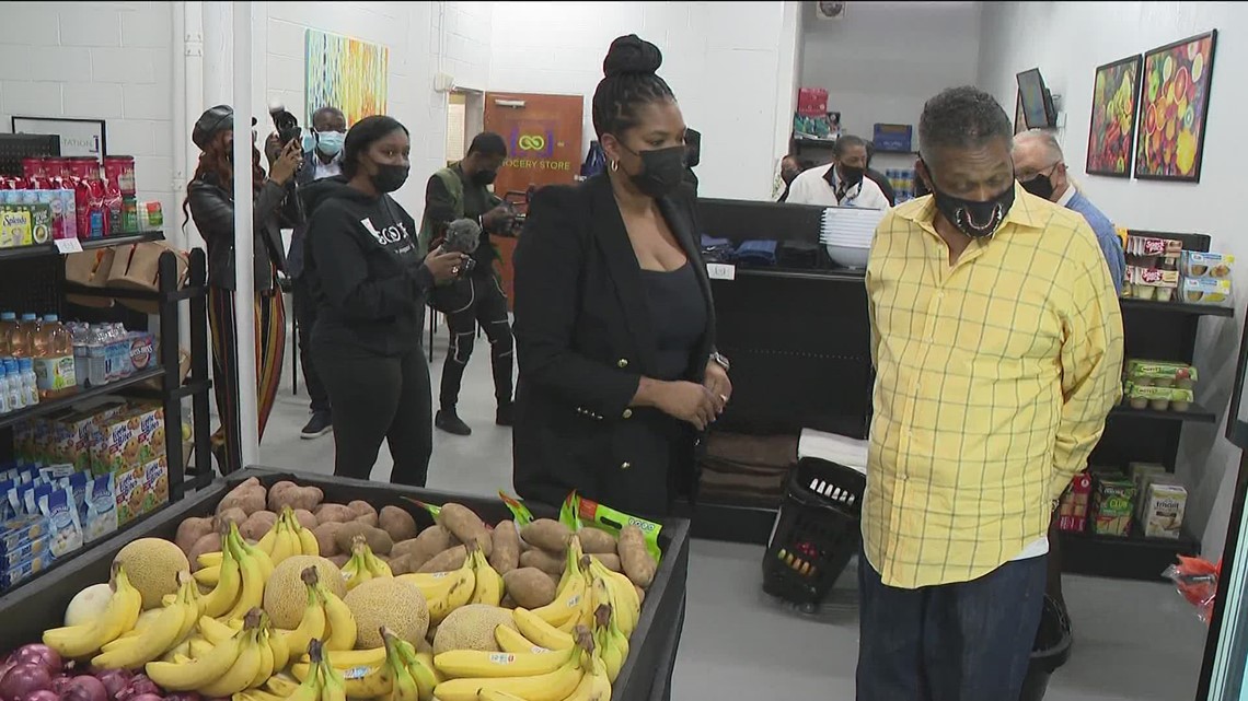 Free grocery store for seniors opens in Midtown