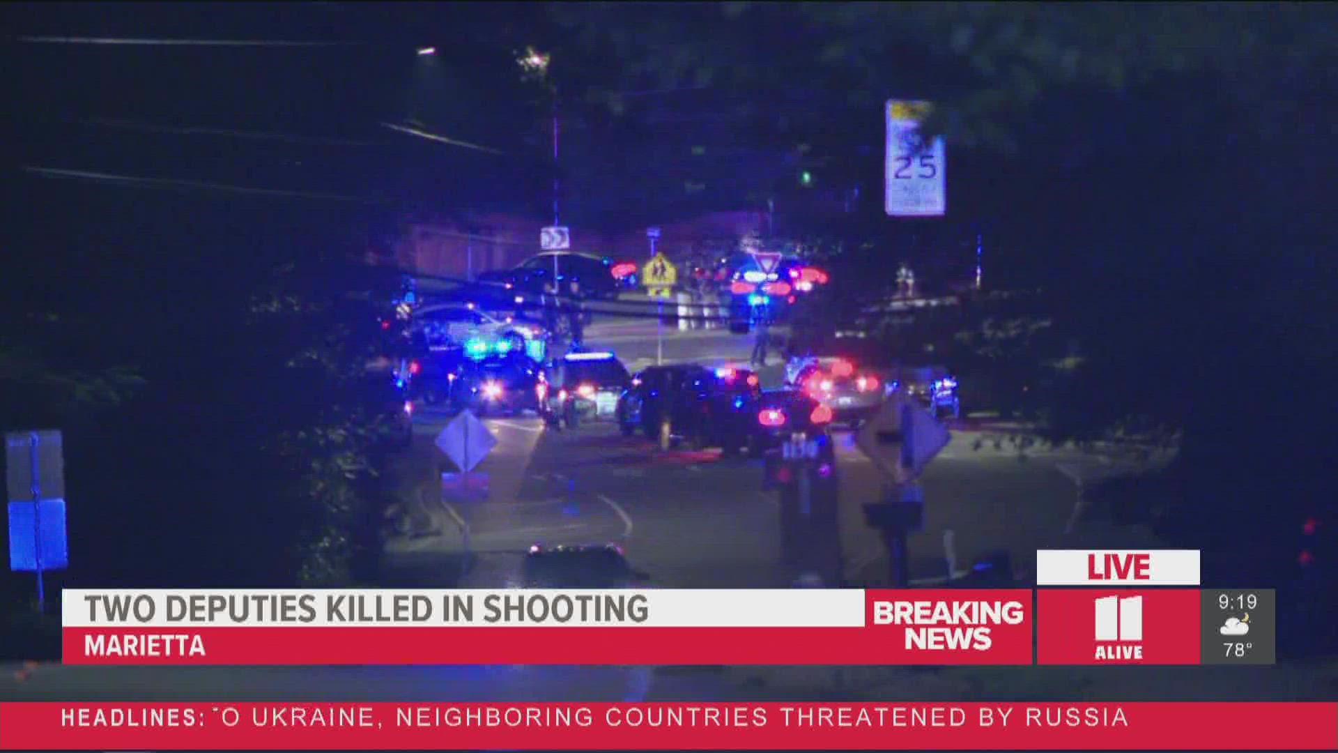 SWAT standoff in Marietta as 2 Cobb deputies shot dead while serving ...