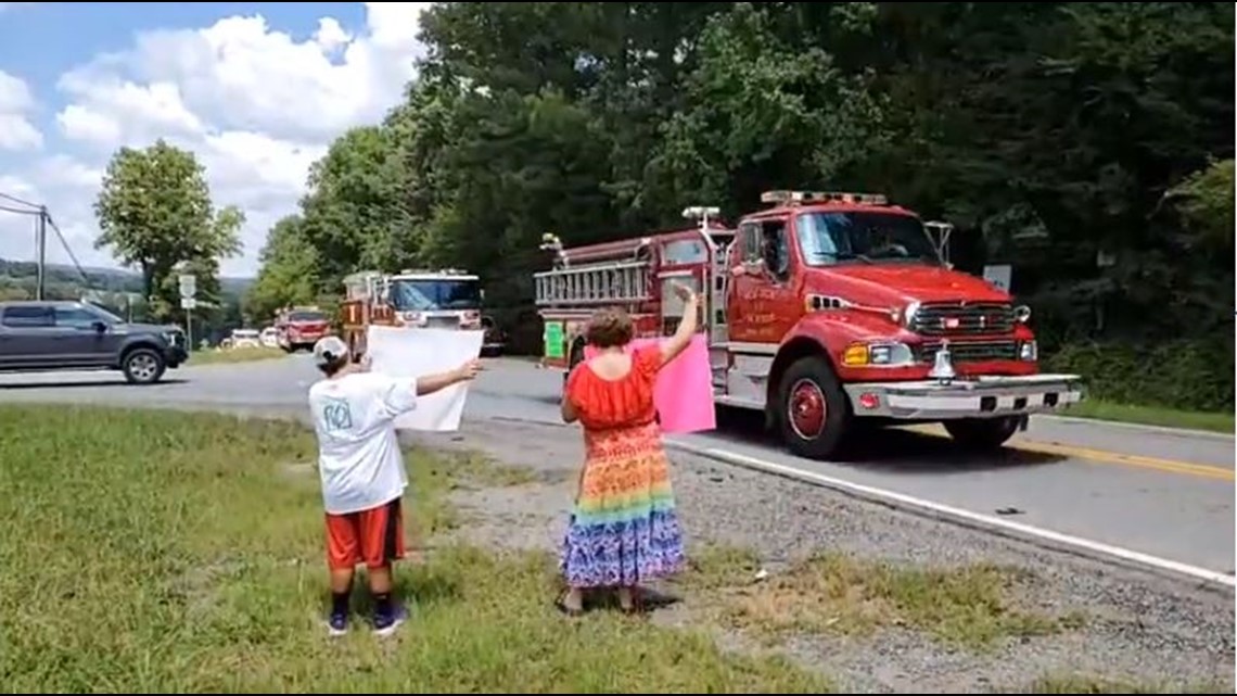 Heartwarming: Neighbors surprise boy with birthday parade