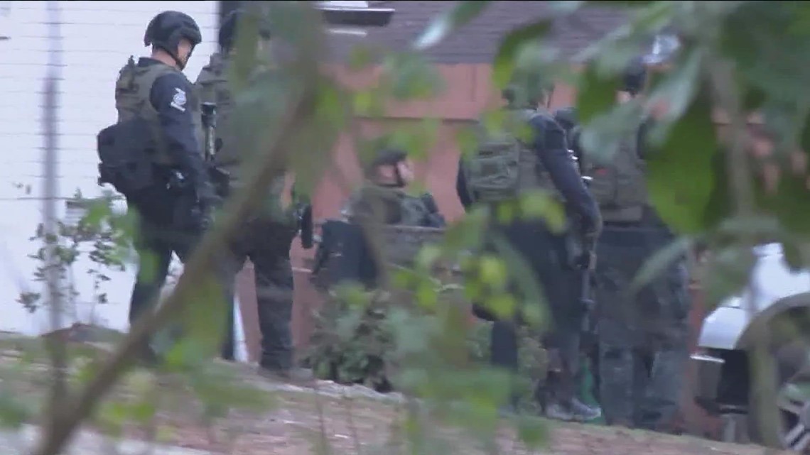 Gunman in custody after SWAT standoff near Doraville elementary school