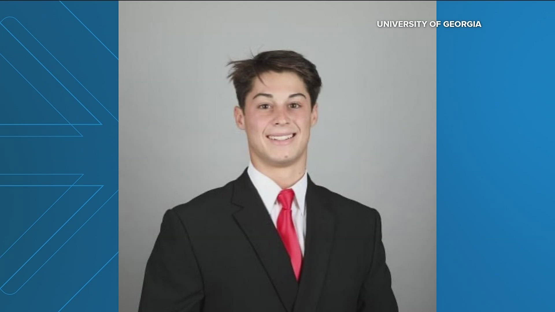 A former University of Georgia football player has died following a car crash in Florida on Tuesday.