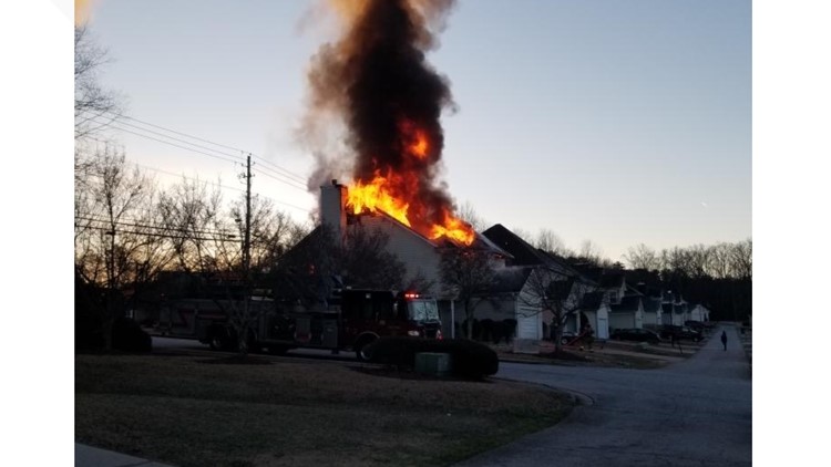 East Point crews respond to 2 house fires hours apart