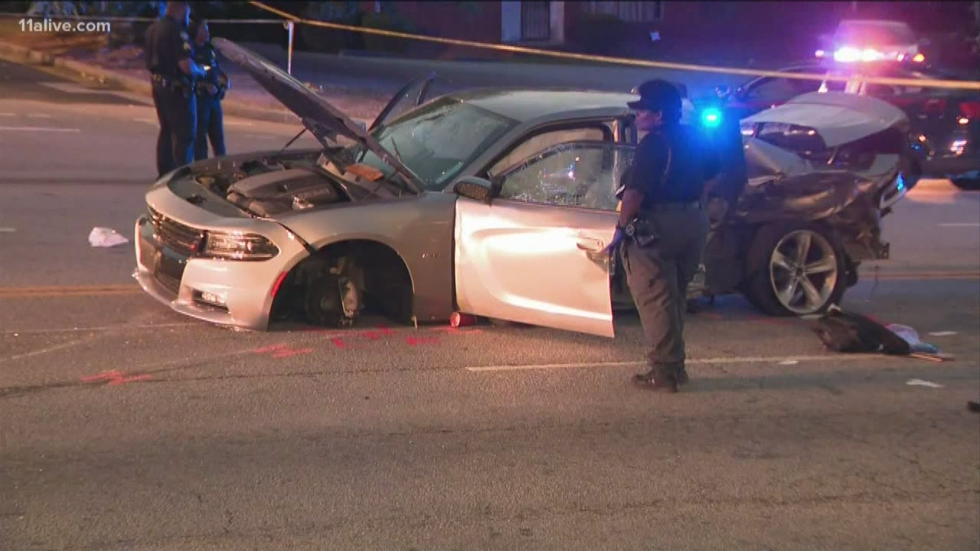 Passenger In Car Fleeing From Officers Dies After Driver Crashes Takes Off On Foot Police 